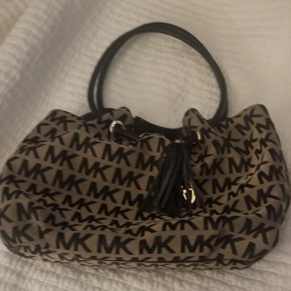 Michael kors purse